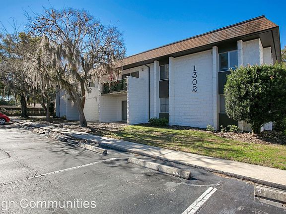 3rd image of 1304 NE 33rd Ave APT E