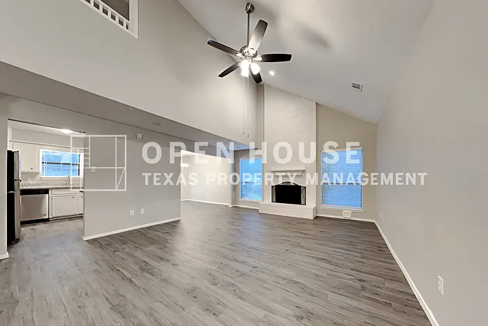 4 bed, 2.5 bath, 1821 sqft, $2,045 — Photo 3