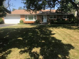 2110 Beechnut Rd, Northbrook, IL 60062