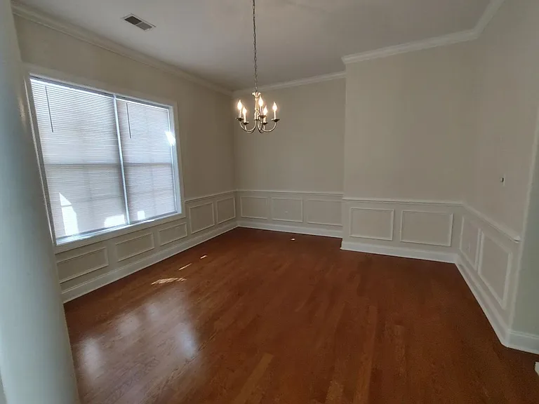 38 Glencairn Ave — Photo 5
