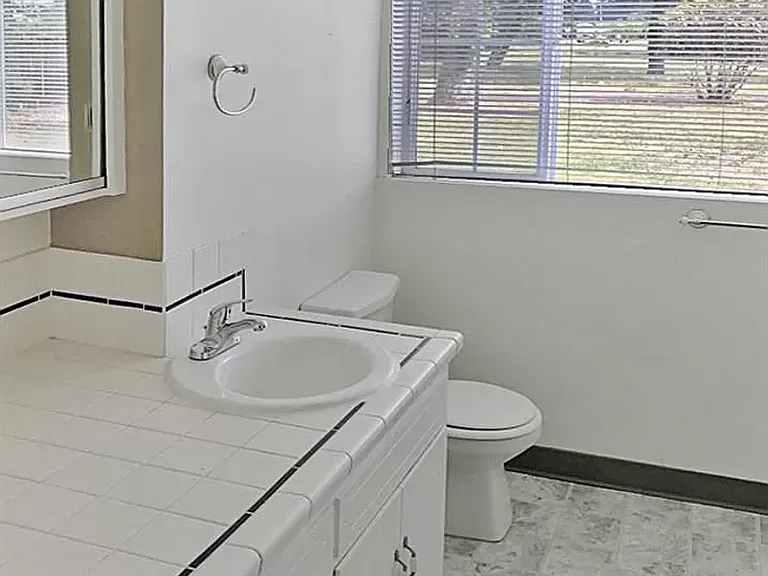 7020 SW Country Club Dr — Photo 16