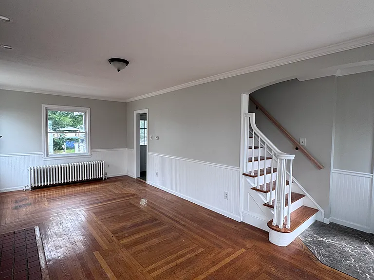 44 Lambert St #1 — Photo 9