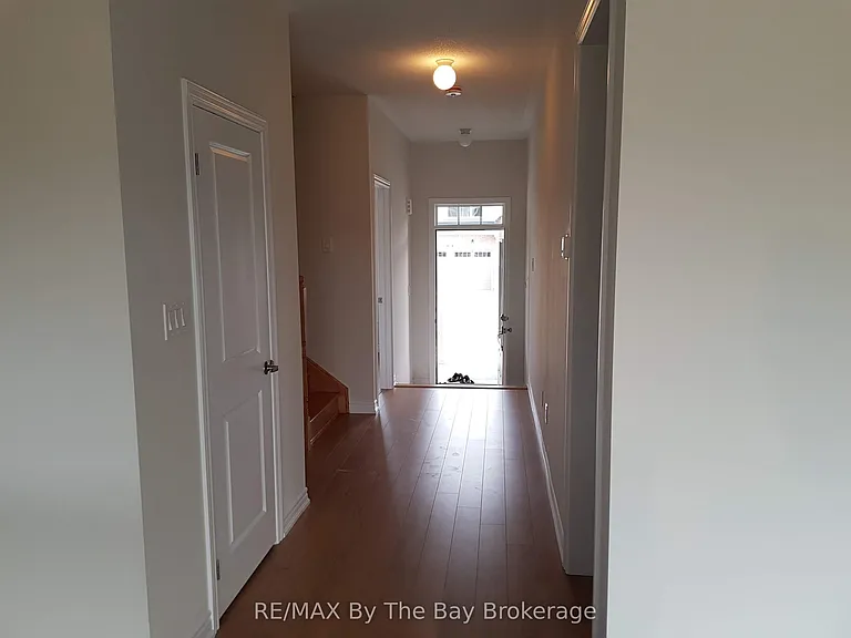 162 Allegra Dr — Photo 2
