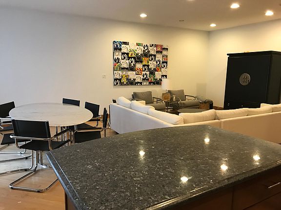 3rd image of 2717 W Touhy Ave #1