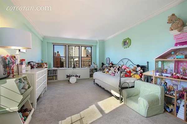 Sold by Corcoran | media 14