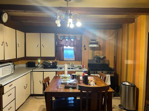 1022 Cerro Vista Rd SW, Albuquerque, NM 87105