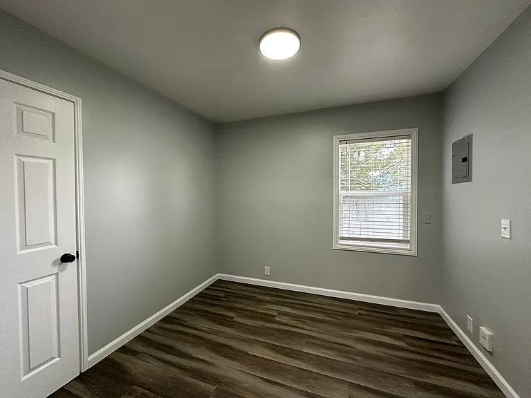 736 Cedar St — Photo 10