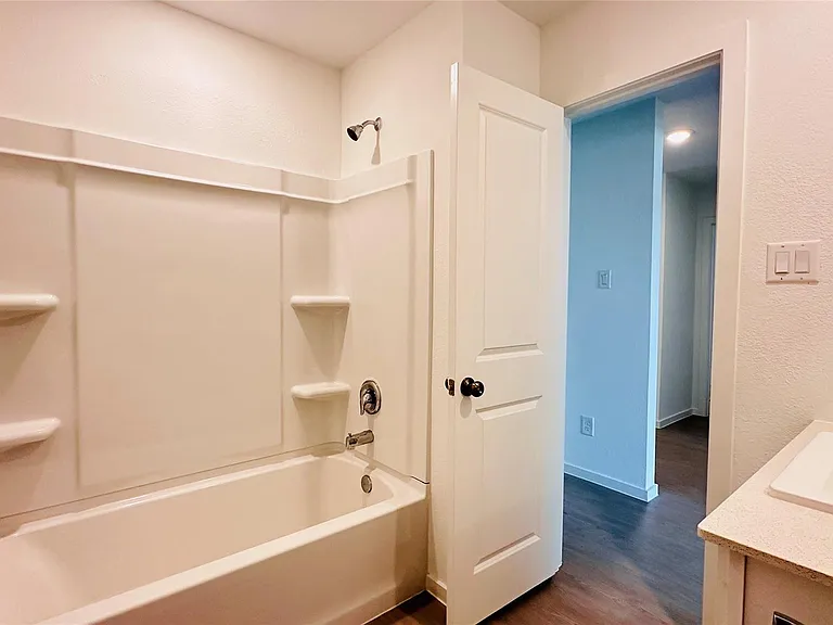 206 Amy St — Photo 6