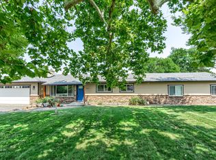 3268 Grant Rd, Central Pt, OR 97502