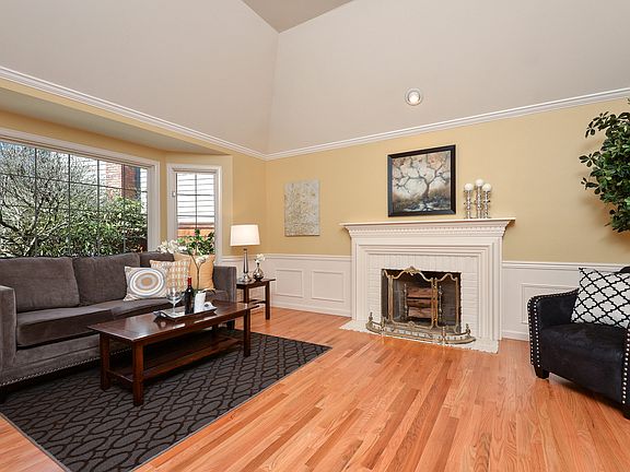 2nd image of 23257 NE 20th Pl