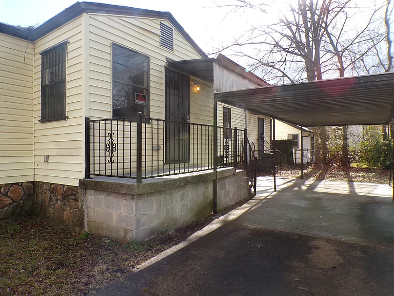 200 23rd St SW — Photo 13