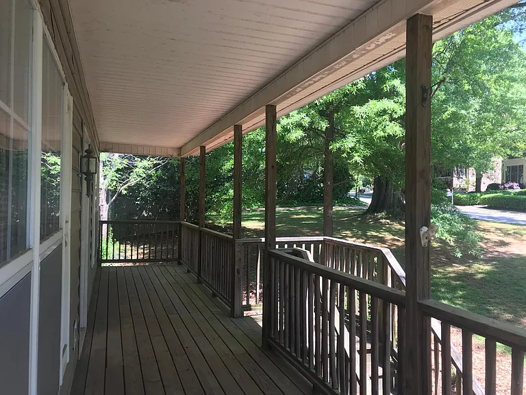 2660 Gilbert St SE — Photo 2