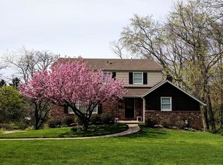 33 Sigrid Dr, Carnegie, PA