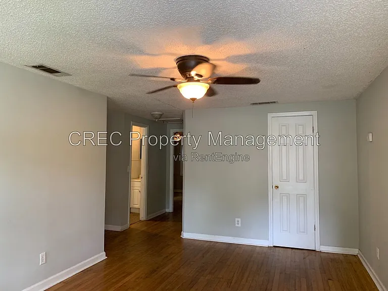 1519 Balsam St #A — Photo 3