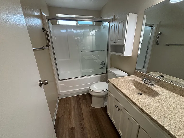 The Luxe Apartments — Photo 42