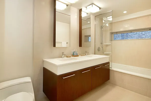 Rented by Warburg | media 12