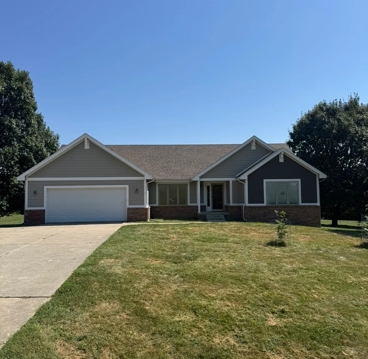 4 bed, 2550 sqft, $3,000 — Photo 1