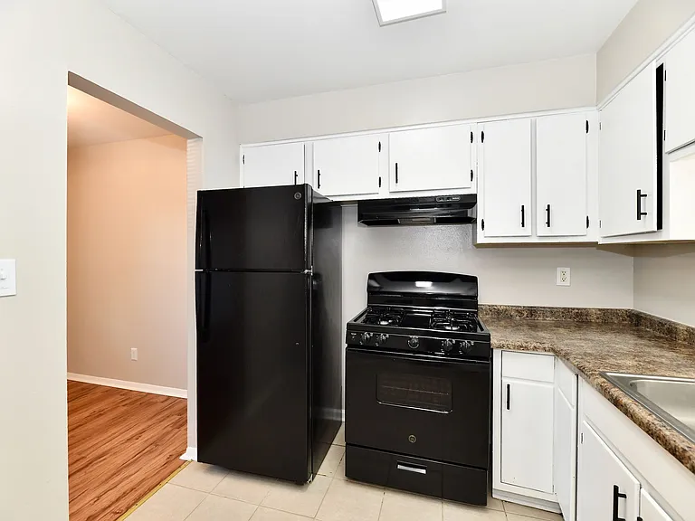 The Cedars Apartment Homes — Photo 27