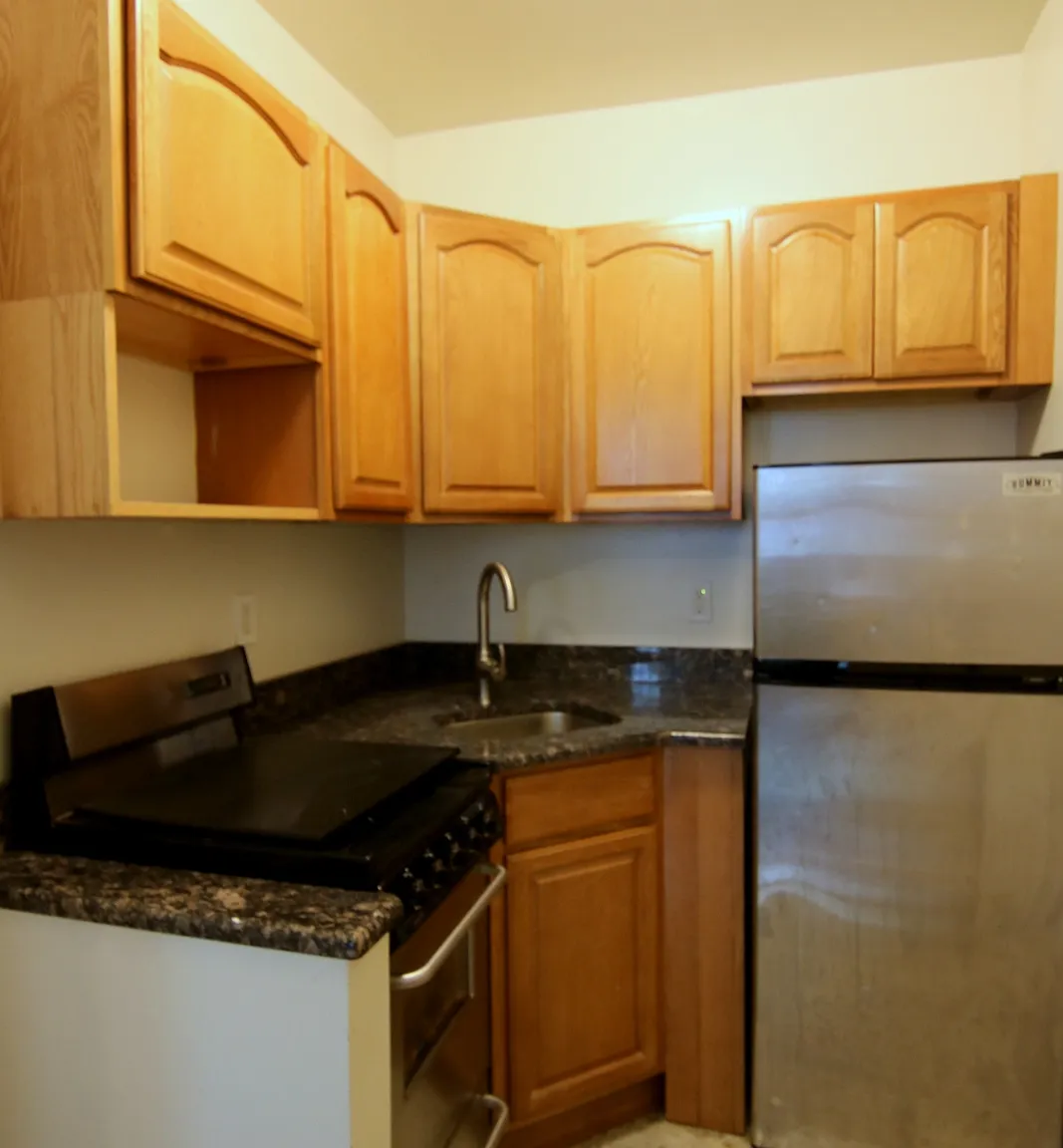 325 West 87th Street — Photo 4