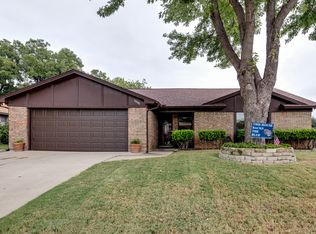 5808 Steeplewood Dr, North Richland Hills, TX 76180