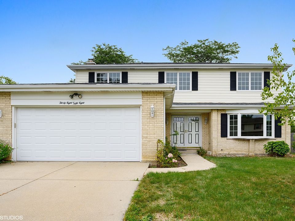 1st image of 3858 La Fontaine Dr