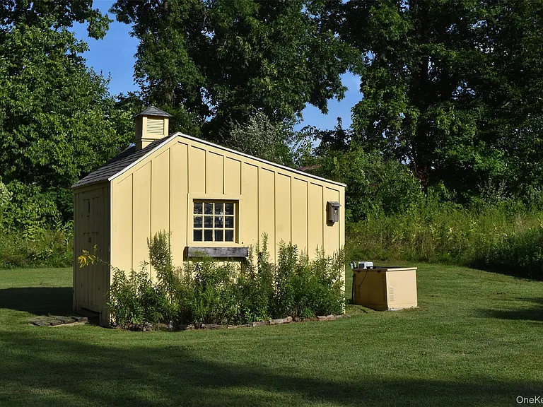 188 South Rd — Photo 16