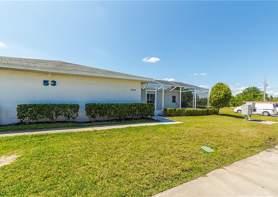 1st image of 909 Willow Dr Unit 909