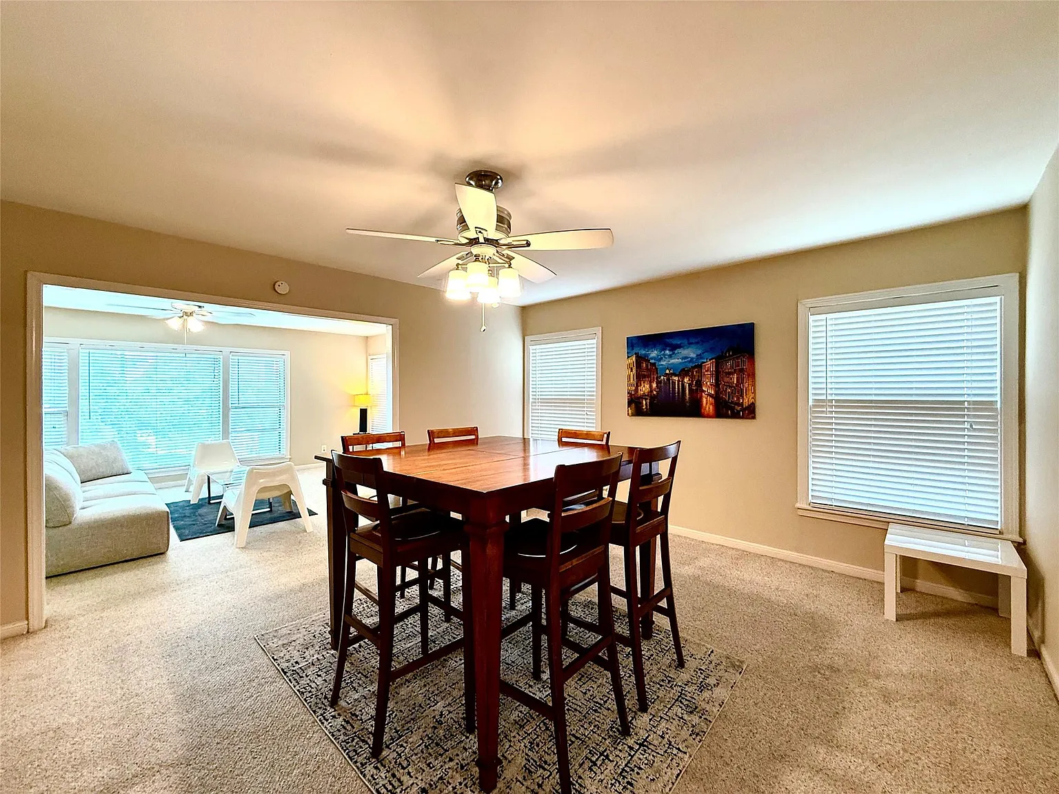 4 bed, 2.0 bath, 4458 sqft, $3,850 — Photo 3