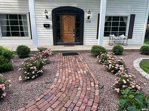 2nd image of 1709 Outer Park Dr