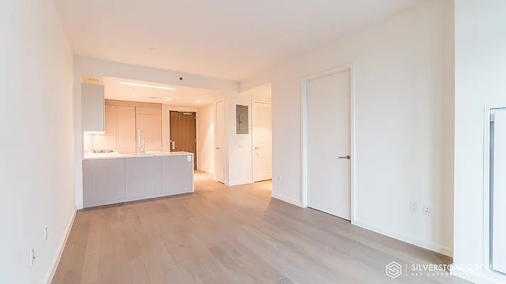 Rented by Silverstone Group USA Corp. | media 4