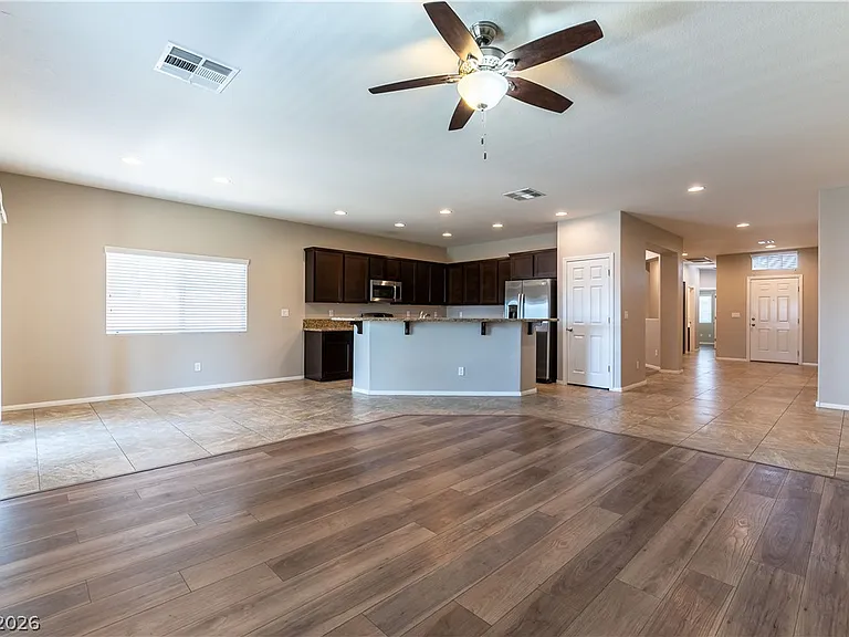 205 Dela Cruz Ave — Photo 5