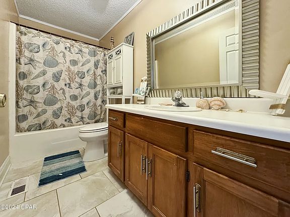 4th image of 3214 Lake Place Dr