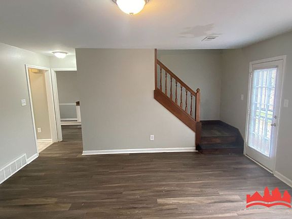 4th image of 3932 Oak Branch Cir E
