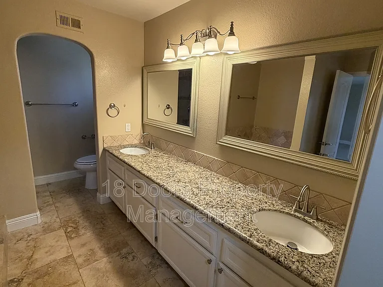 11035 Forestview Ln — Photo 11