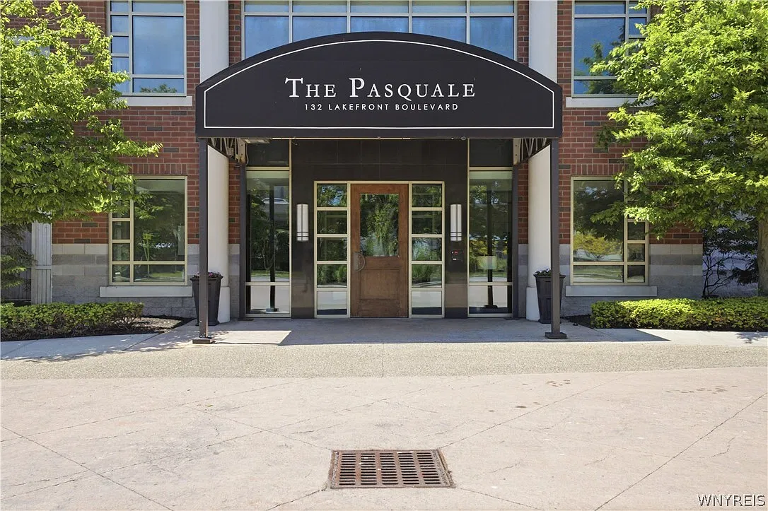 2 bed, 2.0 bath, 1939 sqft, $3,700 — Photo 1