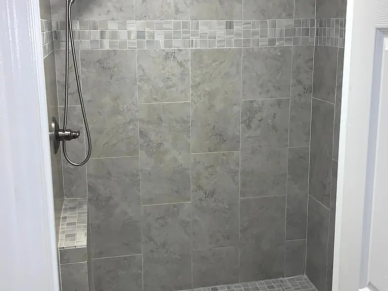 110 N Hawthorne Ave — Photo 36