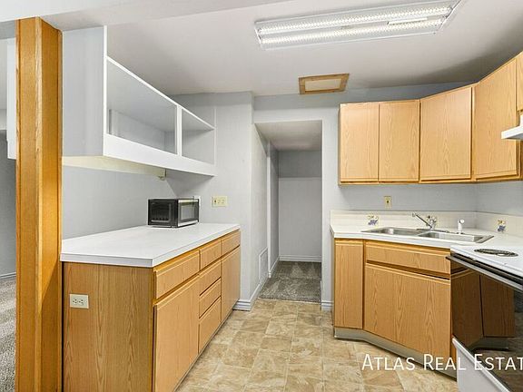 3rd image of 1902 S 8th Ave #B