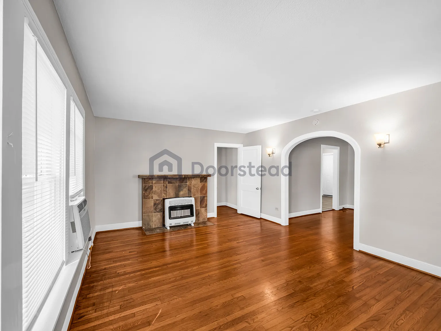 2 bed, 1.5 bath, 1350 sqft, $1,550 — Photo 4