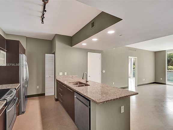 4th image of 951 Brickell Ave APT 1106
