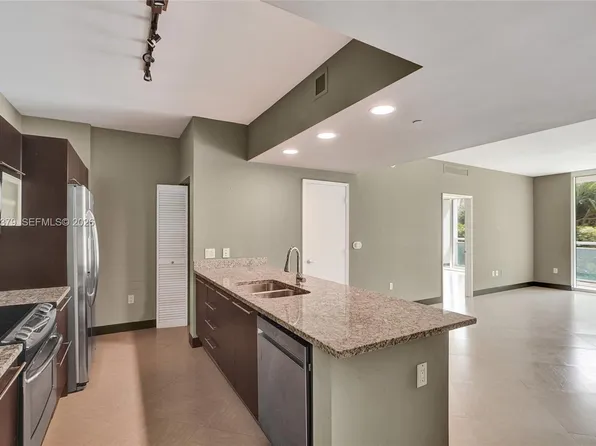 951 Brickell Ave APT 1106, Miami, FL 33131