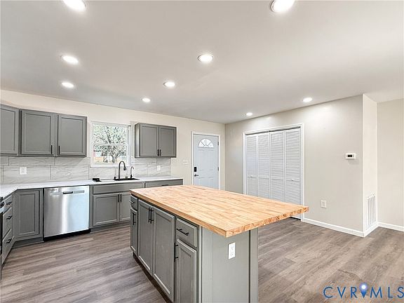 3rd image of 569 Gaulding St