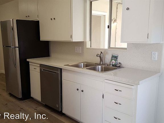 3rd image of 2177 Missouri St