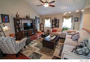 5th image of 802 Briarwood Dr #B