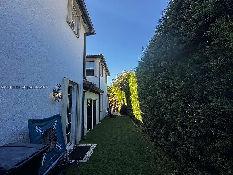 11530 NW 82nd Ter — Photo 32