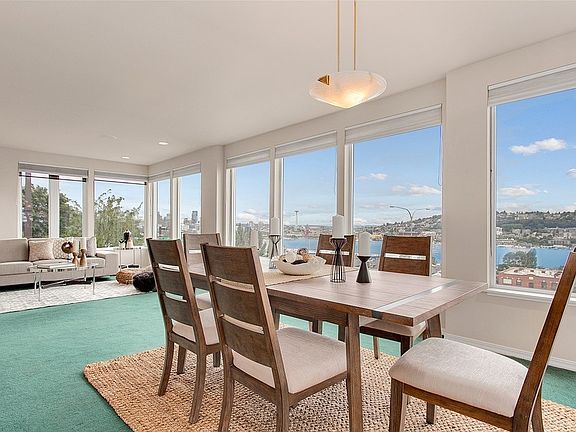 Living/dining room