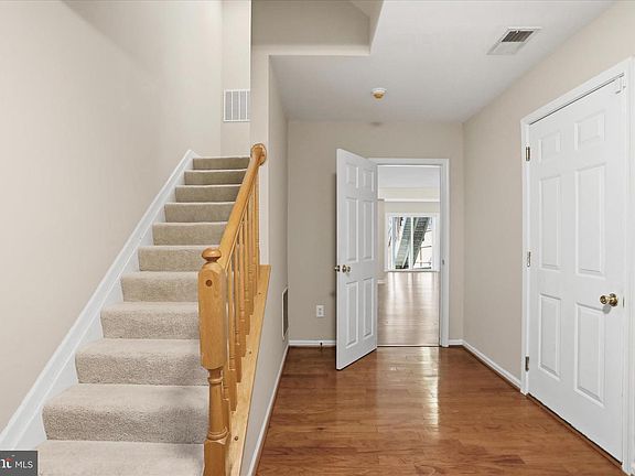 5th image of 152 Raphael Ct