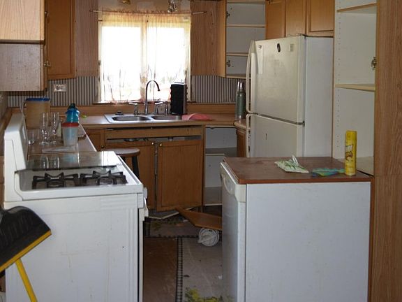 5th image of 190 Whittlesey Ave