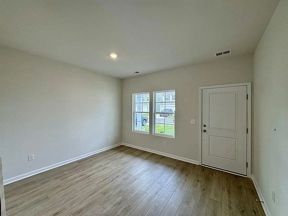 4th image of 12073 Lansbury Dr
