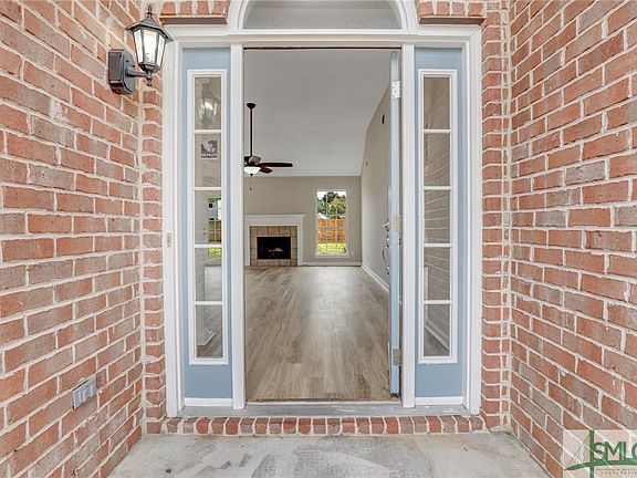 4th image of 5 Vineyard Haven Drive