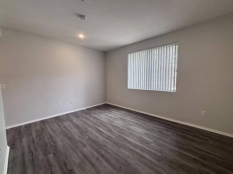 7044 Lanewood Ave — Photo 62